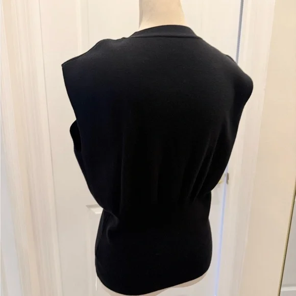 COMMENSE V-NECK BUTTONED DETAIL SWEATER VEST BLACK MEDIUM GOLD BUTTON - Picture 2 of 7